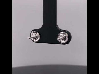 Rotating video showing the jewelry item