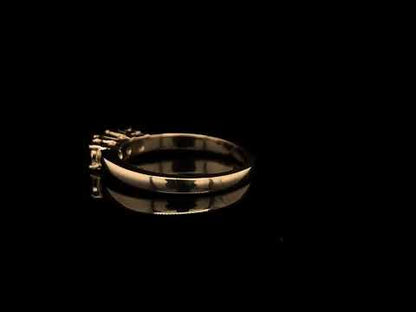 Rotating video showing the jewelry item