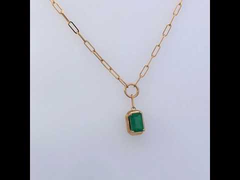 Rotating video showing the jewelry item