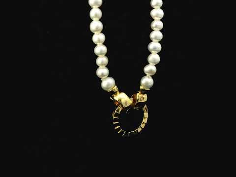 Rotating video showing the jewelry item