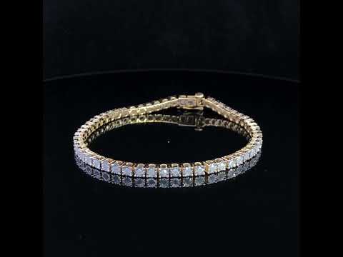 Rotating video showing the jewelry item