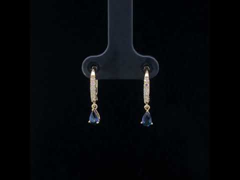 Rotating video showing the jewelry item
