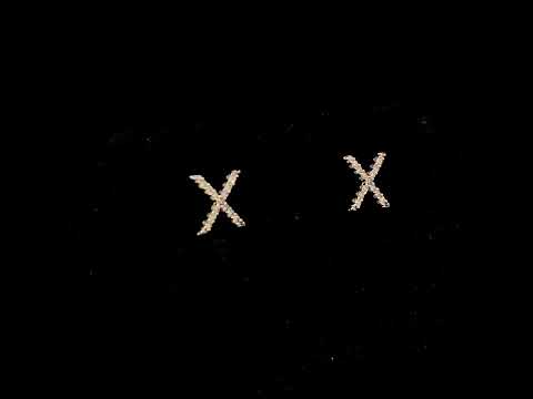 Rotating video showing the jewelry item