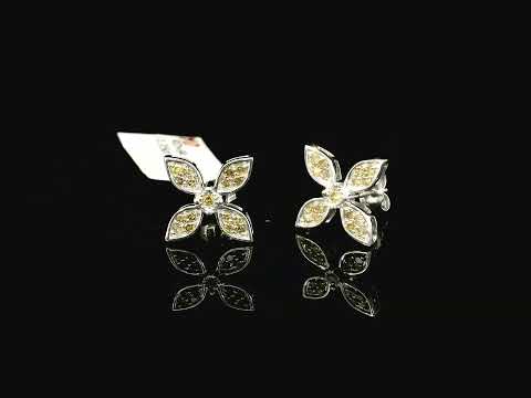 Rotating video showing the jewelry item