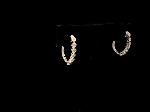 Rotating video showing the jewelry item