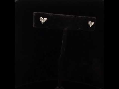Rotating video showing the jewelry item
