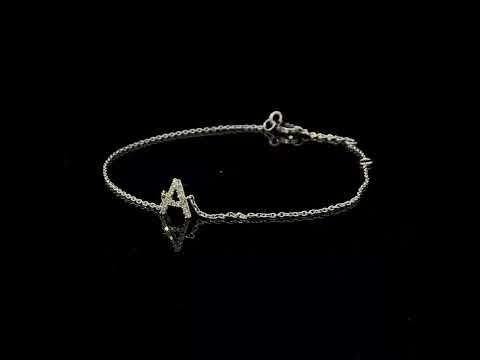 Rotating video showing the jewelry item