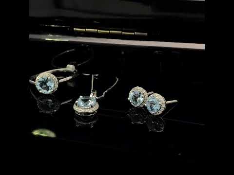 Rotating video showing the jewelry item