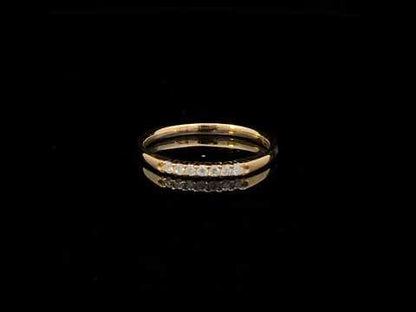 Rotating video showing the jewelry item