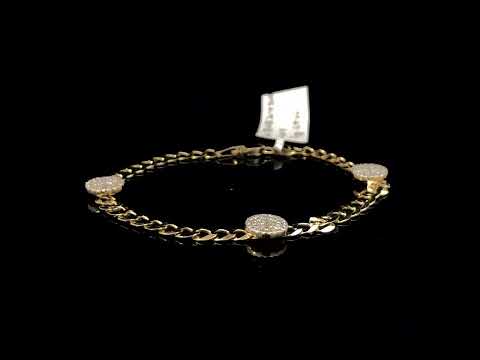 Rotating video showing the jewelry item