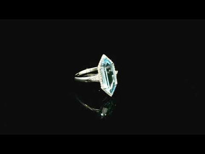 Rotating video showing the jewelry item