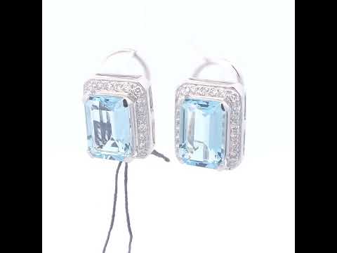 Rotating video showing the jewelry item