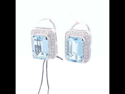 Rotating video showing the jewelry item
