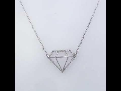 Rotating video showing the jewelry item