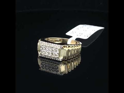 Rotating video showing the jewelry item