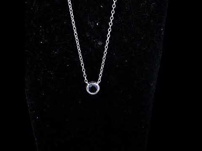 Rotating video showing the jewelry item