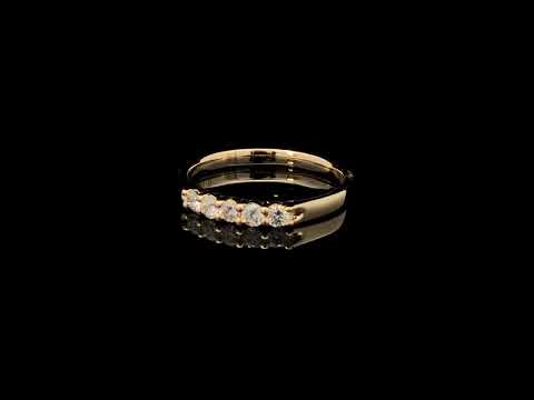 Rotating video showing the jewelry item