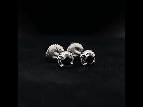 Rotating video showing the jewelry item