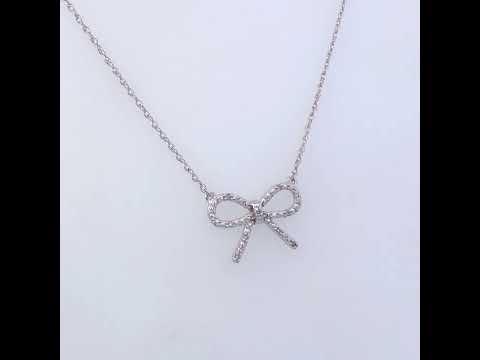 Rotating video showing the jewelry item