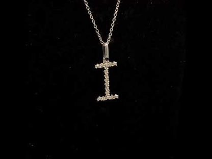 Rotating video showing the jewelry item