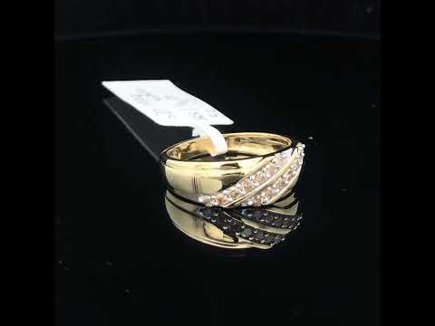Rotating video showing the jewelry item