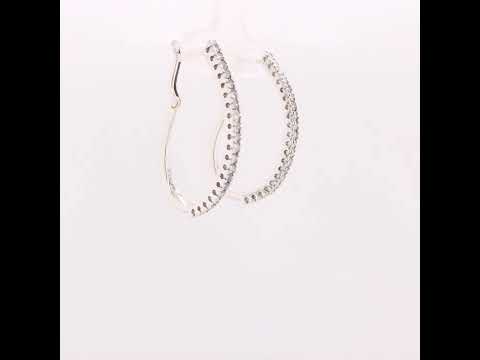 Rotating video showing the jewelry item