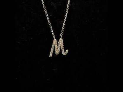 Rotating video showing the jewelry item