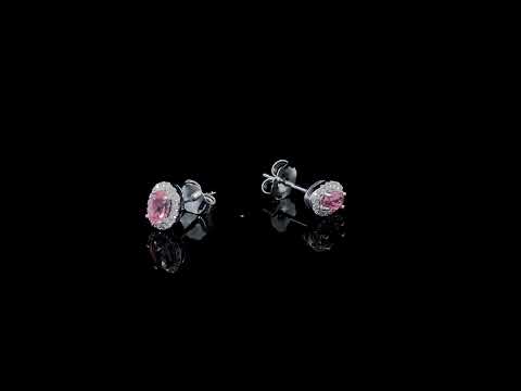 Rotating video showing the jewelry item