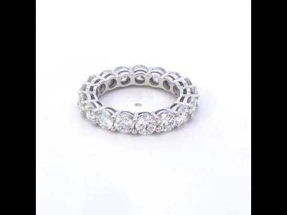 Rotating video showing the jewelry item