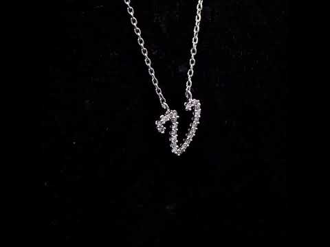 Rotating video showing the jewelry item