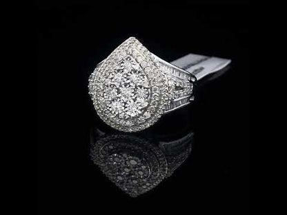 Rotating video showing the jewelry item