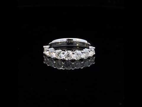Rotating video showing the jewelry item