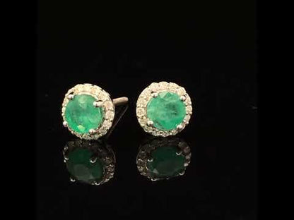 Rotating video showing the jewelry item