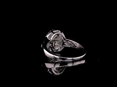 Rotating video showing the jewelry item