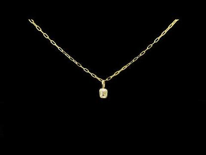 Rotating video showing the jewelry item