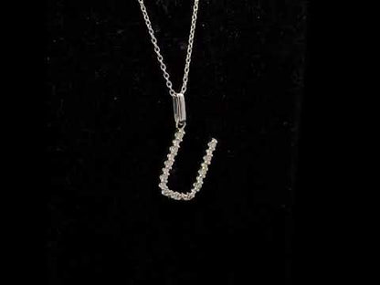 Rotating video showing the jewelry item