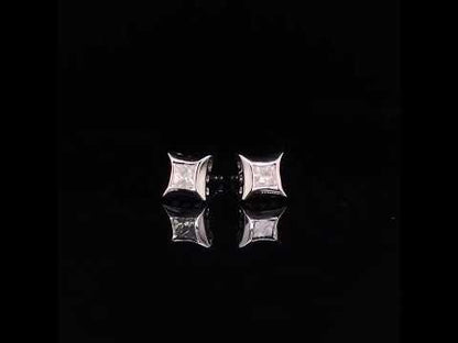 Rotating video showing the jewelry item