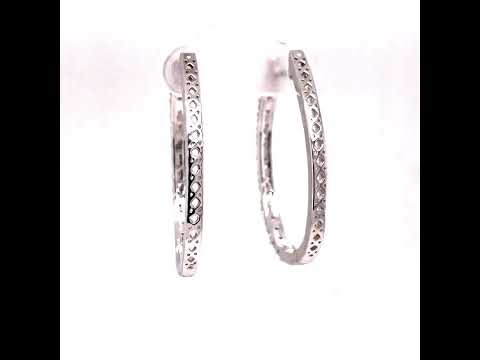 Rotating video showing the jewelry item