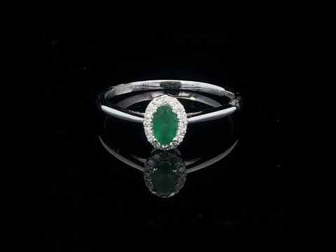 Rotating video showing the jewelry item