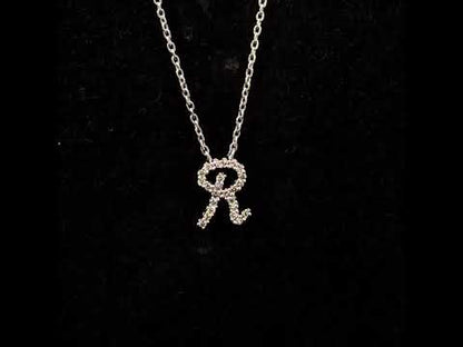 Rotating video showing the jewelry item