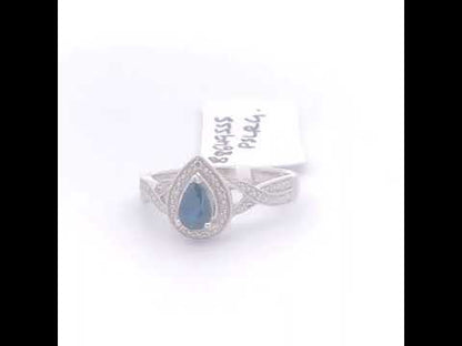 Rotating video showing the jewelry item