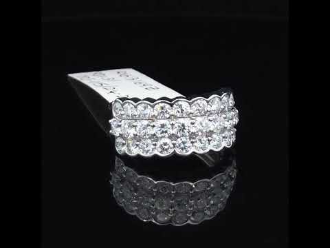 Rotating video showing the jewelry item