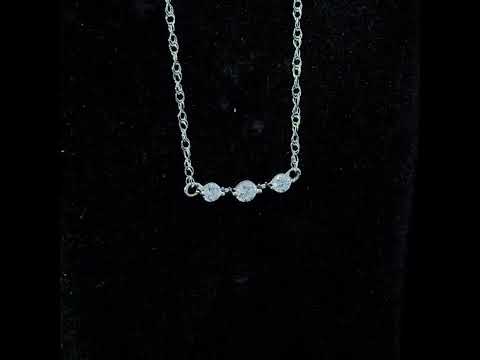 Rotating video showing the jewelry item
