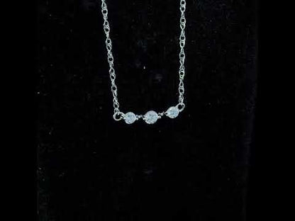 Rotating video showing the jewelry item