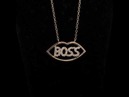 Rotating video showing the jewelry item