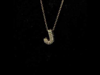 Rotating video showing the jewelry item