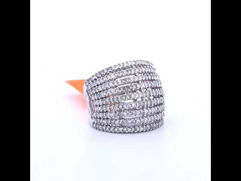 Rotating video showing the jewelry item