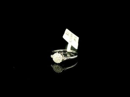 Rotating video showing the jewelry item