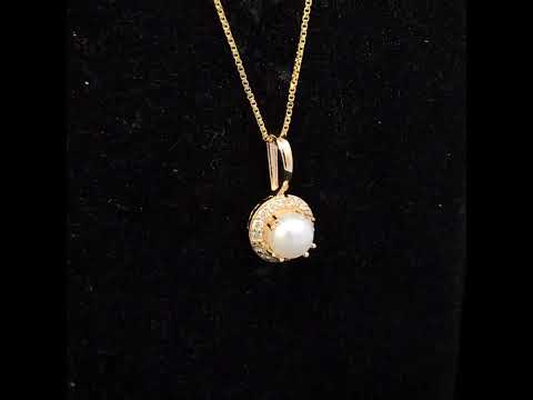 Rotating video showing the jewelry item