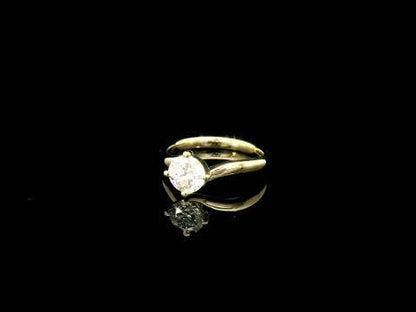 Rotating video showing the jewelry item